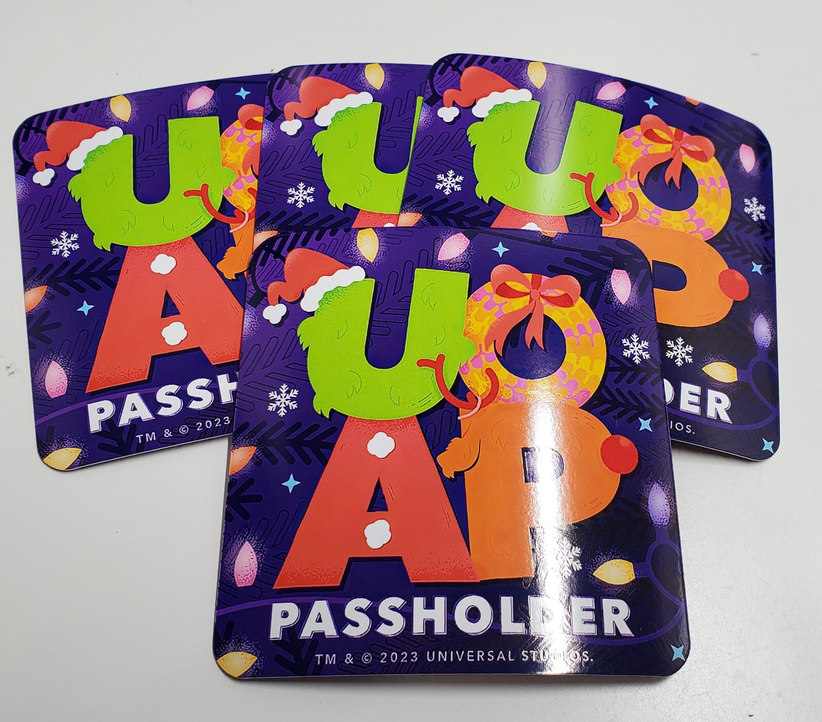 New! 2023 UOAP Universal Passholder Christmas Holiday Magnet! (Aftermarket)