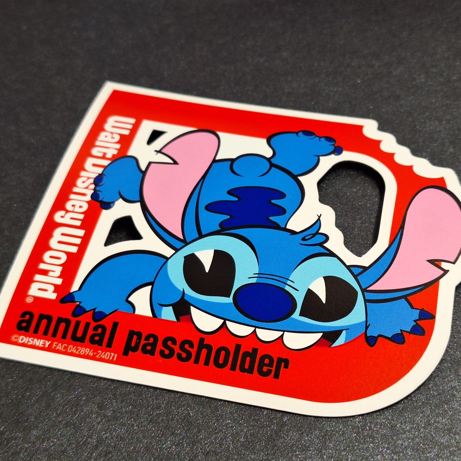 *READ* Aftermarket Walt Disney Annual Passholder Stitch in 2024 magnet format!