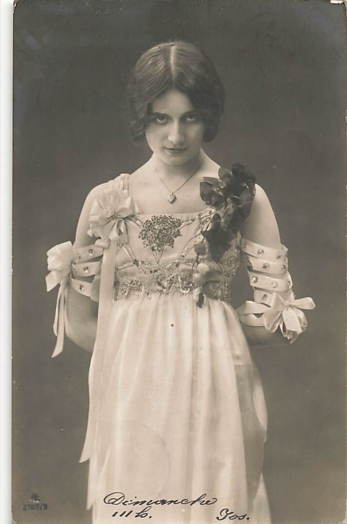 Postcard Woman Ribboned Sleeves White Dress French Text DB