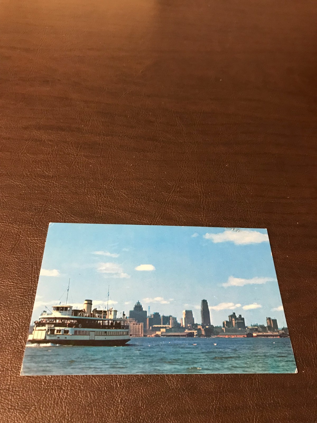 UNPOSTED POSTCARD – CANADA: ISLAND FERRY & TORONTO SKYLINE – TORONTO, ONTARIO