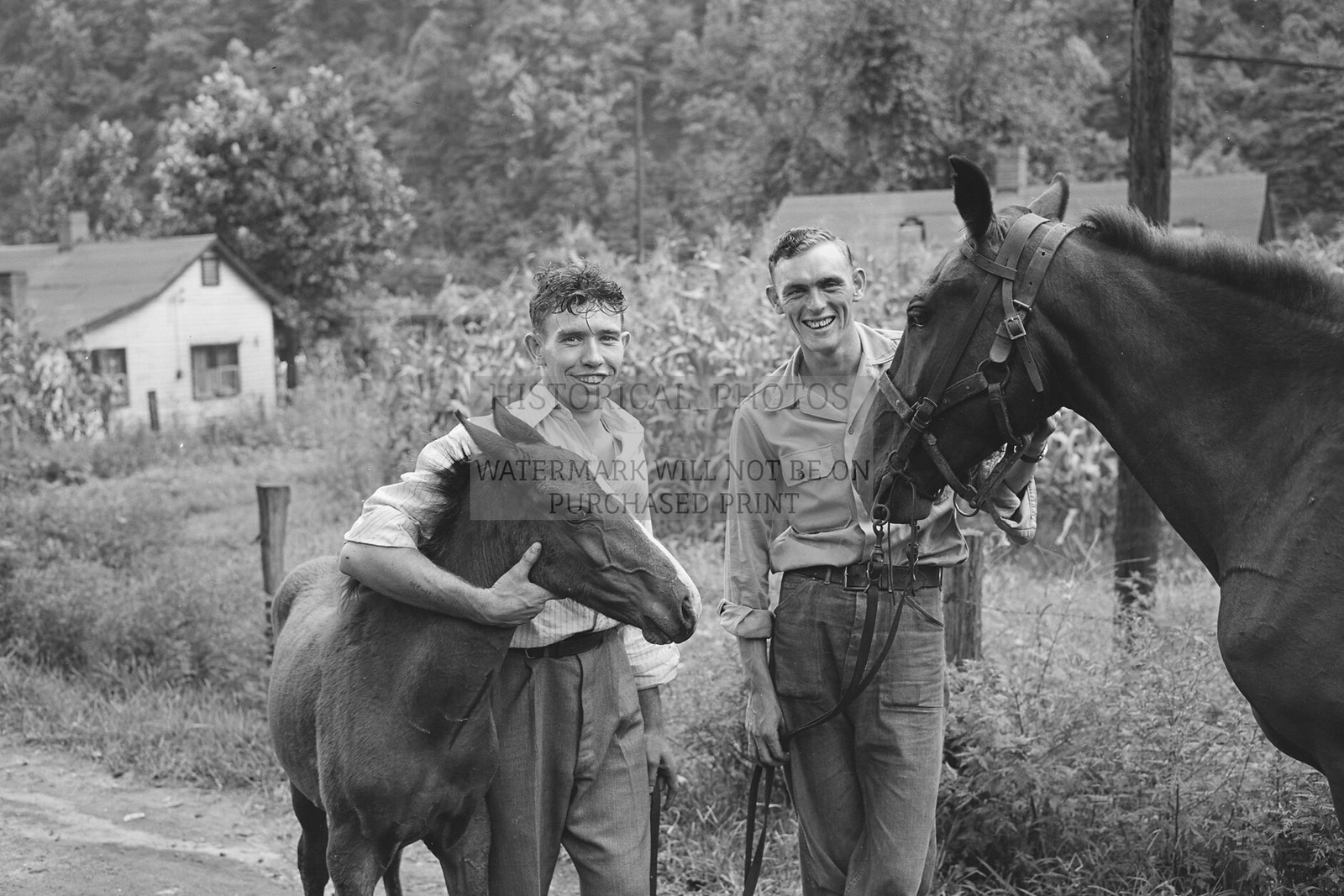 MINERS DISCHARGED FROM ARMED SERVICES EXETER MINE 4X6 POSTCARD PHOTO