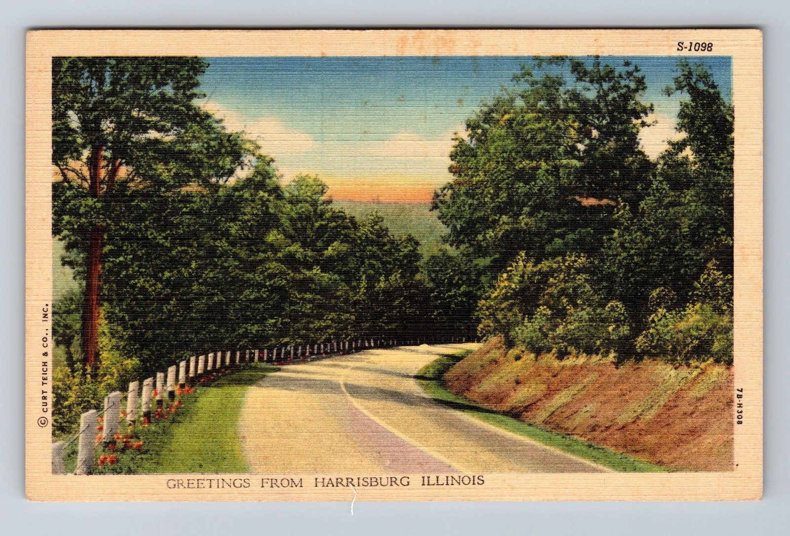Harrisburg IL-Illinois Scenic Greetings Roadway Vintage Postcard Souvenir