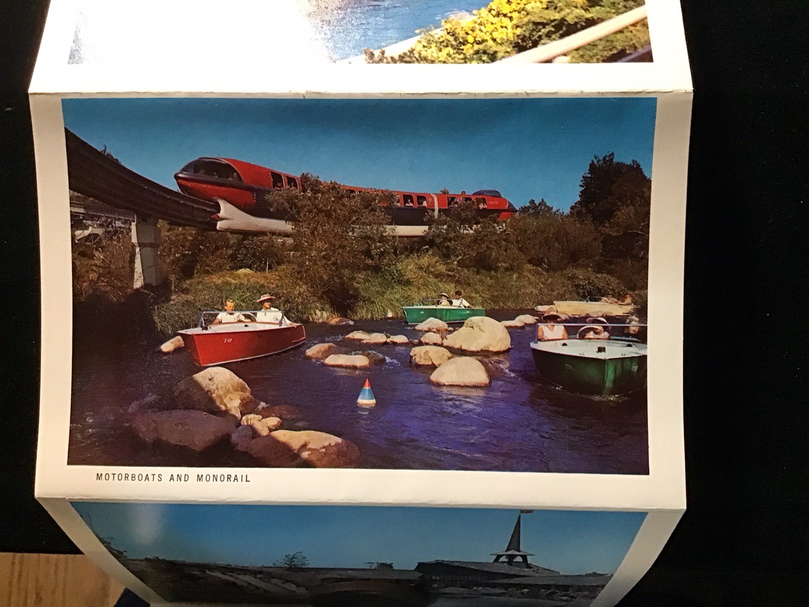 VTG WALT DISNEY DISNEYLAND POSTCARD FOLDER BOOKLET 12 VIEWS TOMORROWLAND RIDES