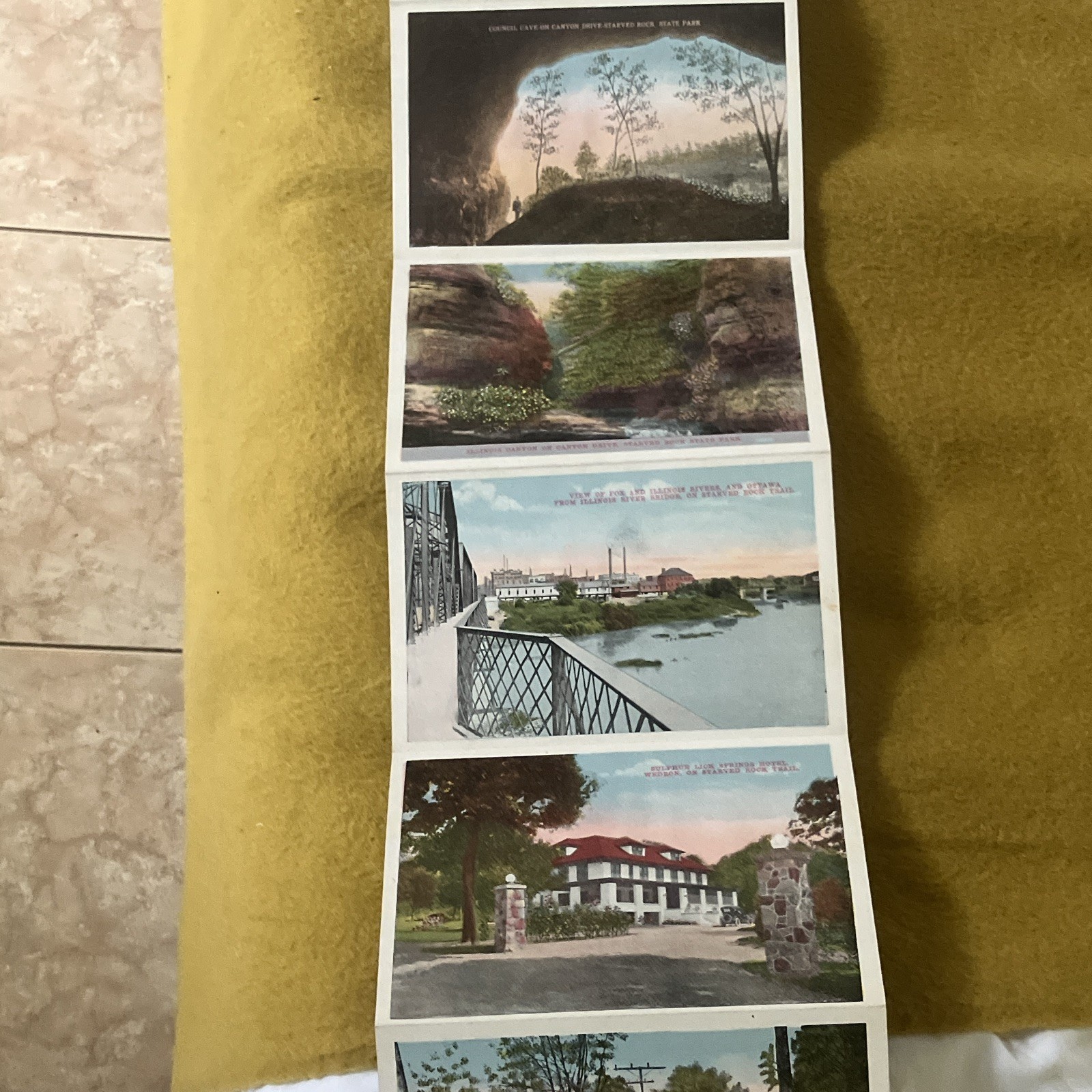 Vintage 30s-40s Fold-Out Souvenir Folder Indian Days at starved Rock 11 set