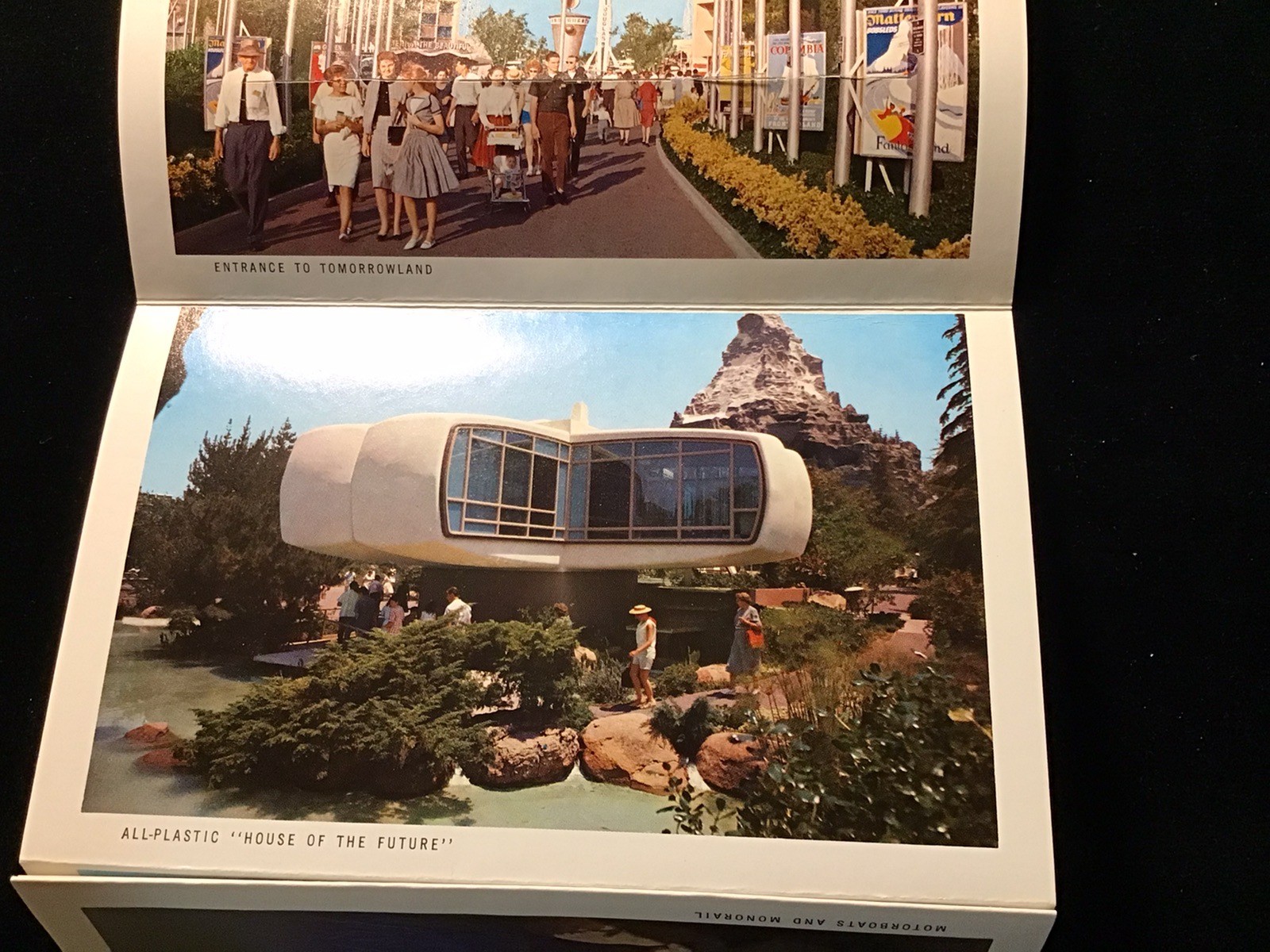 VTG WALT DISNEY DISNEYLAND POSTCARD FOLDER BOOKLET 12 VIEWS TOMORROWLAND RIDES