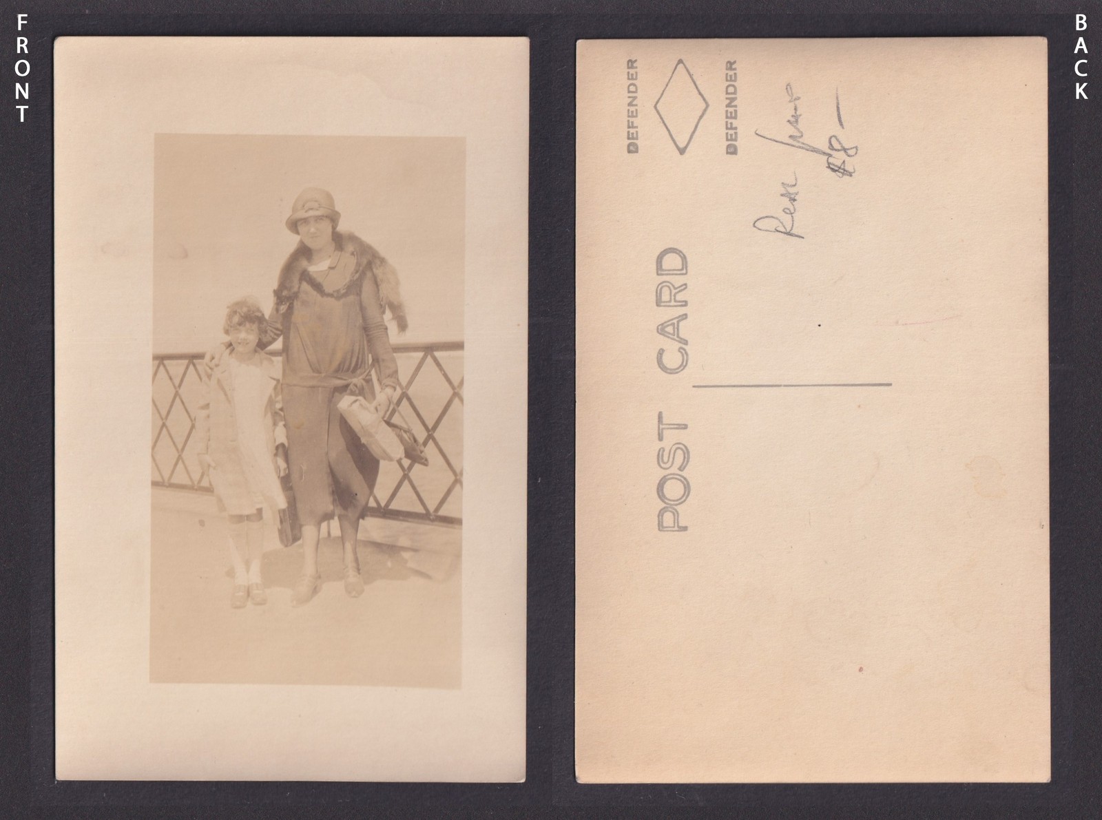 UNITED STATES, RPPC Postcard, The woman with her daughter