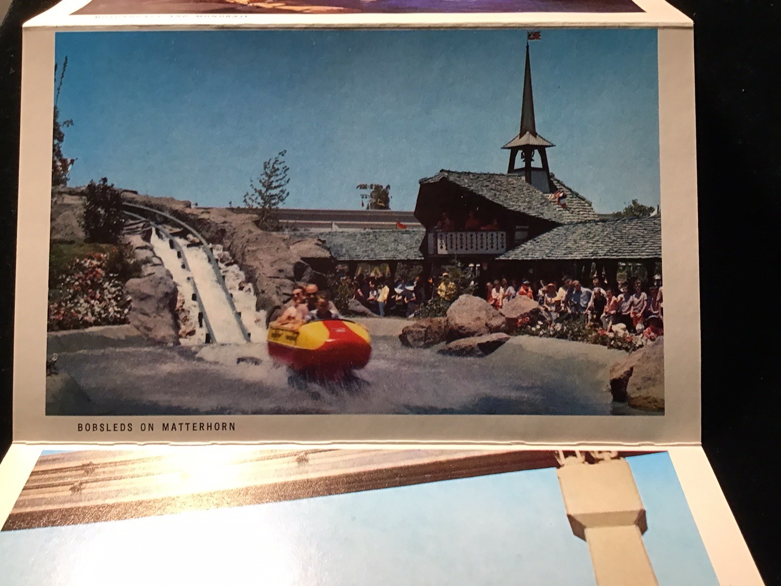 VTG WALT DISNEY DISNEYLAND POSTCARD FOLDER BOOKLET 12 VIEWS TOMORROWLAND RIDES