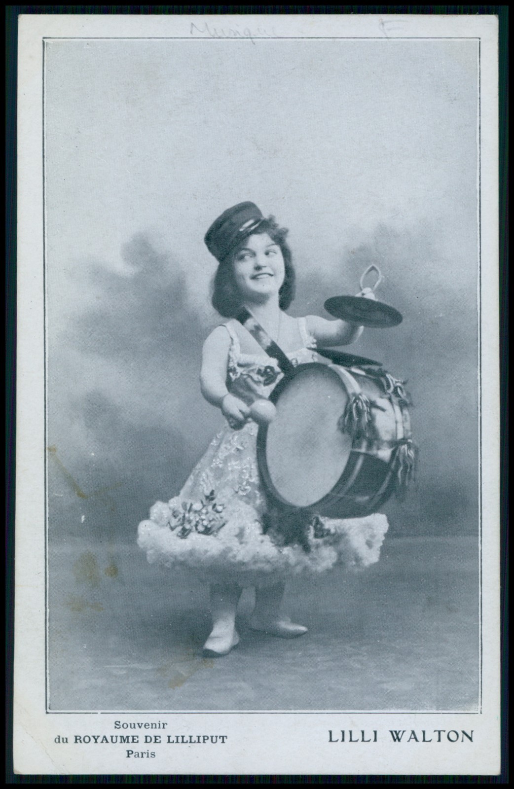 Circus freak Lili Walton midget Drum music Lilliput original old 1910s postcard