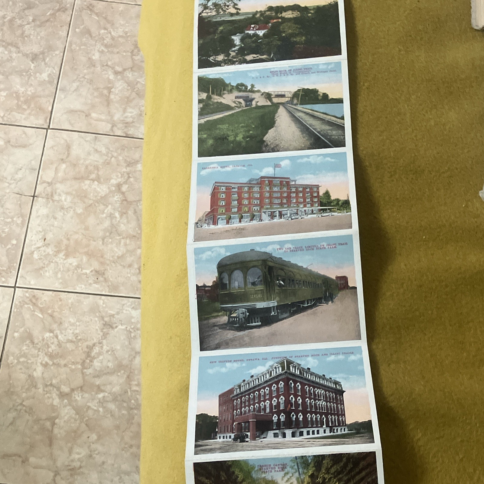Vintage 30s-40s Fold-Out Souvenir Folder Indian Days at starved Rock 11 set